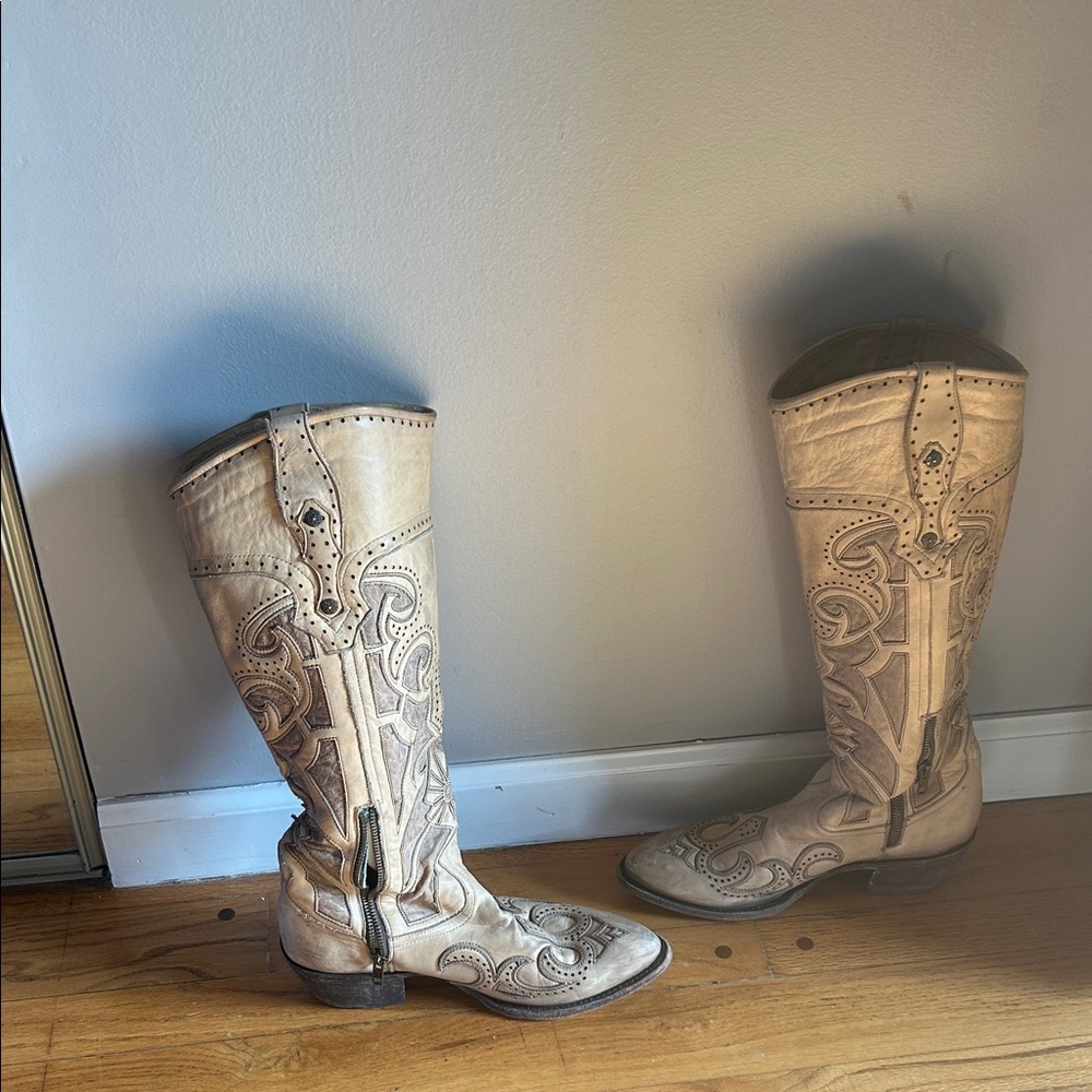 Elegant Embroidered Cream Ankle Boots